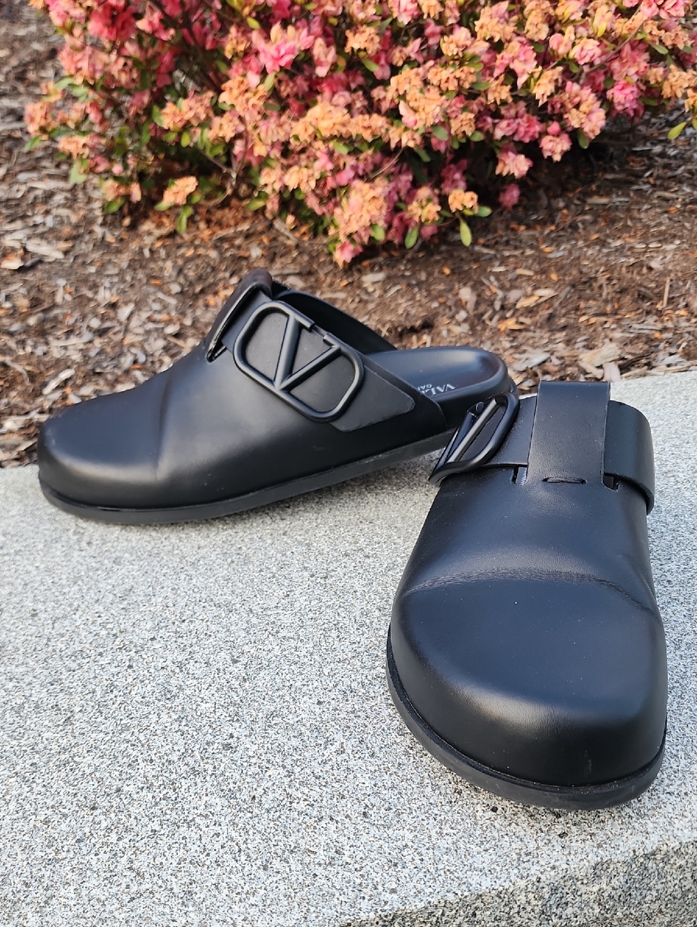 Valentino Garavani Black Logo Slip-On Leather Mules Size 40